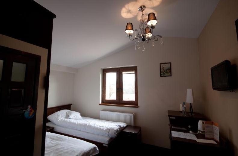 Noclegi Nad Oslawa Zagorz Exterior photo